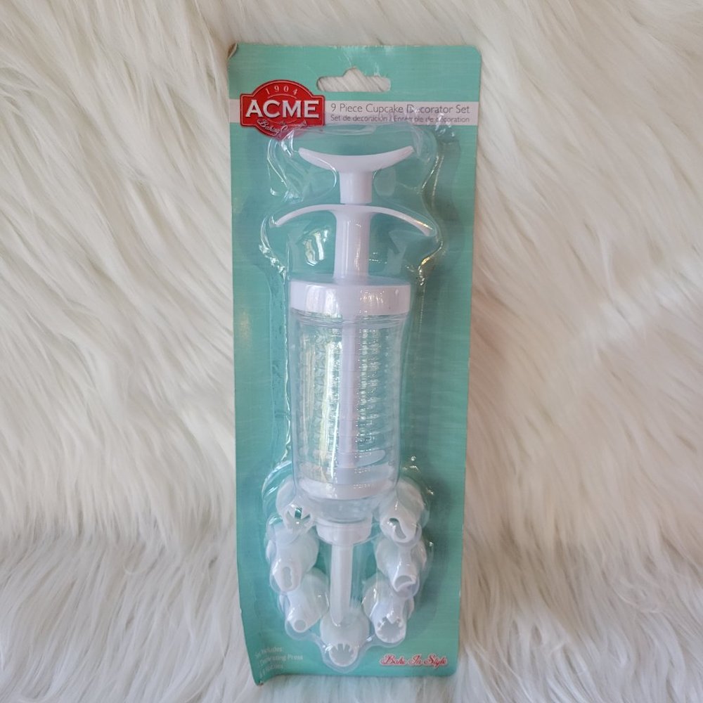 9 Piece Cupcake Decorator Set